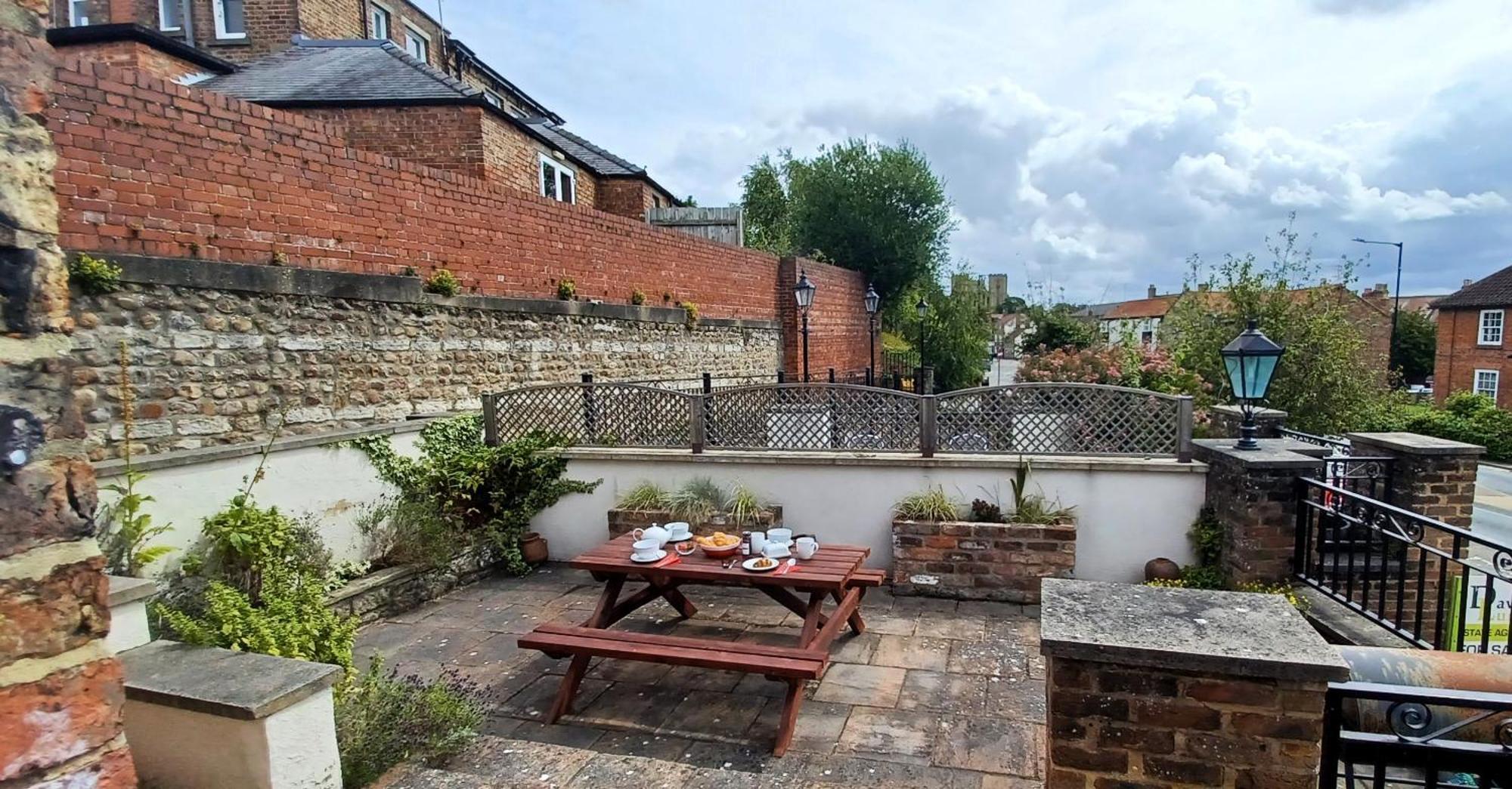 Central Ripon Apartment - View Of The Cathedral! Exterior foto